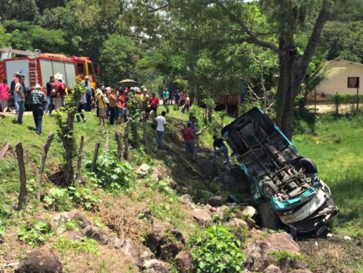 Honduras: Accidente deja al menos 14 personas heridas en Copán