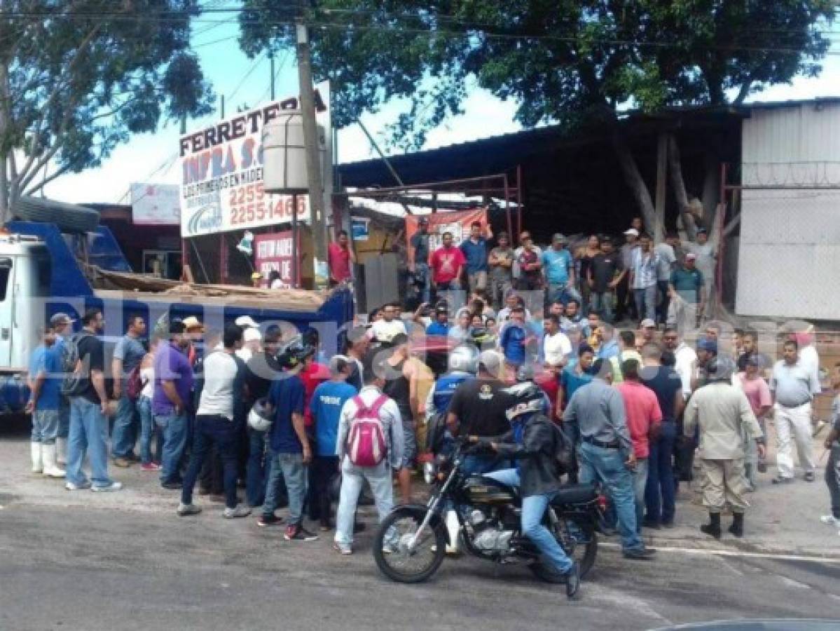 Médico muere al impactar su carro con una volqueta en el Hato de Enmedio