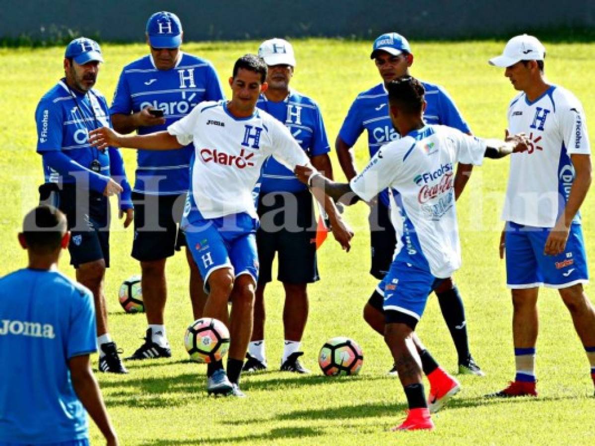 Beckeles y Romell Quioto son novedad en el entreno de la Selección Nacional de Honduras