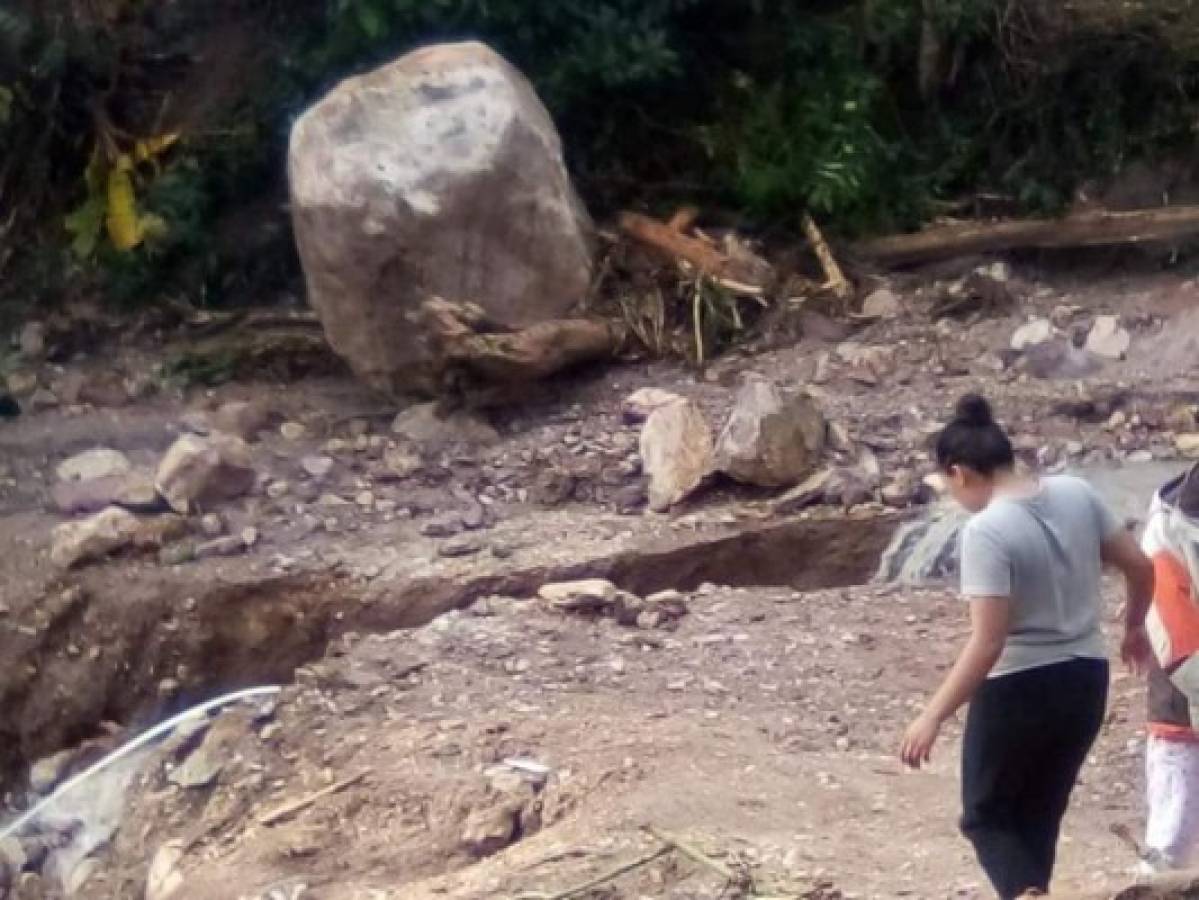 Aldeas incomunicadas y casas inundadas dejan lluvias en La Paz