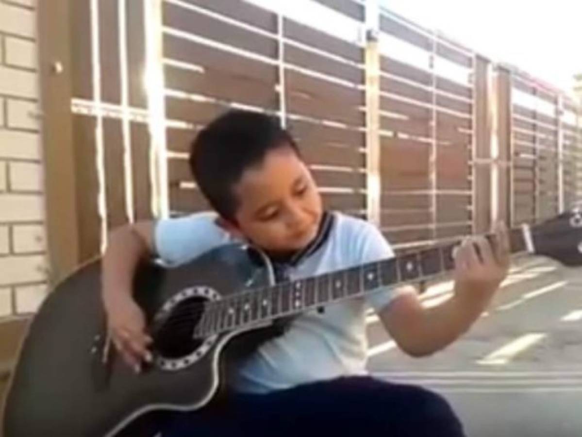 Niño de seis años interpreta a la perfección 'Nothing Else Matthers' de Metallica