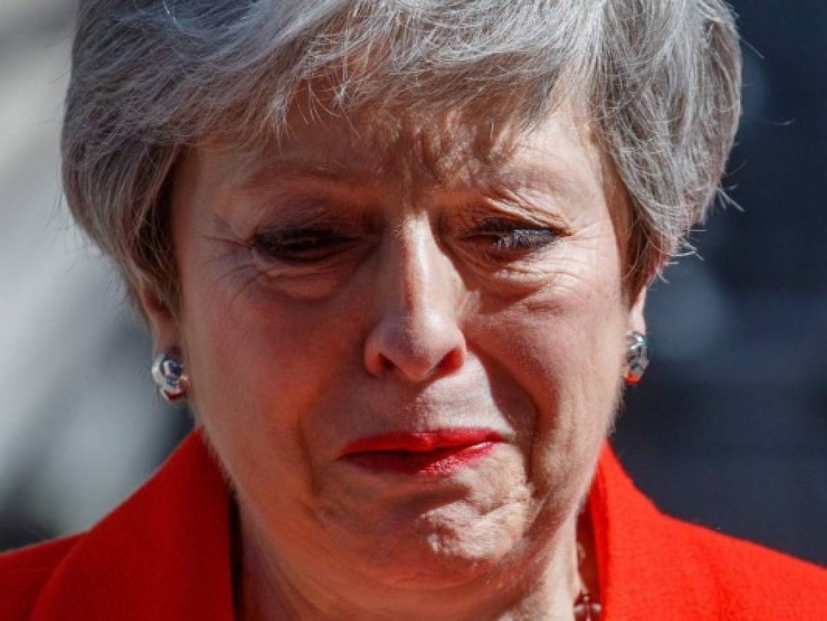 Dimite Theresa May, primera ministra del Reino Unido