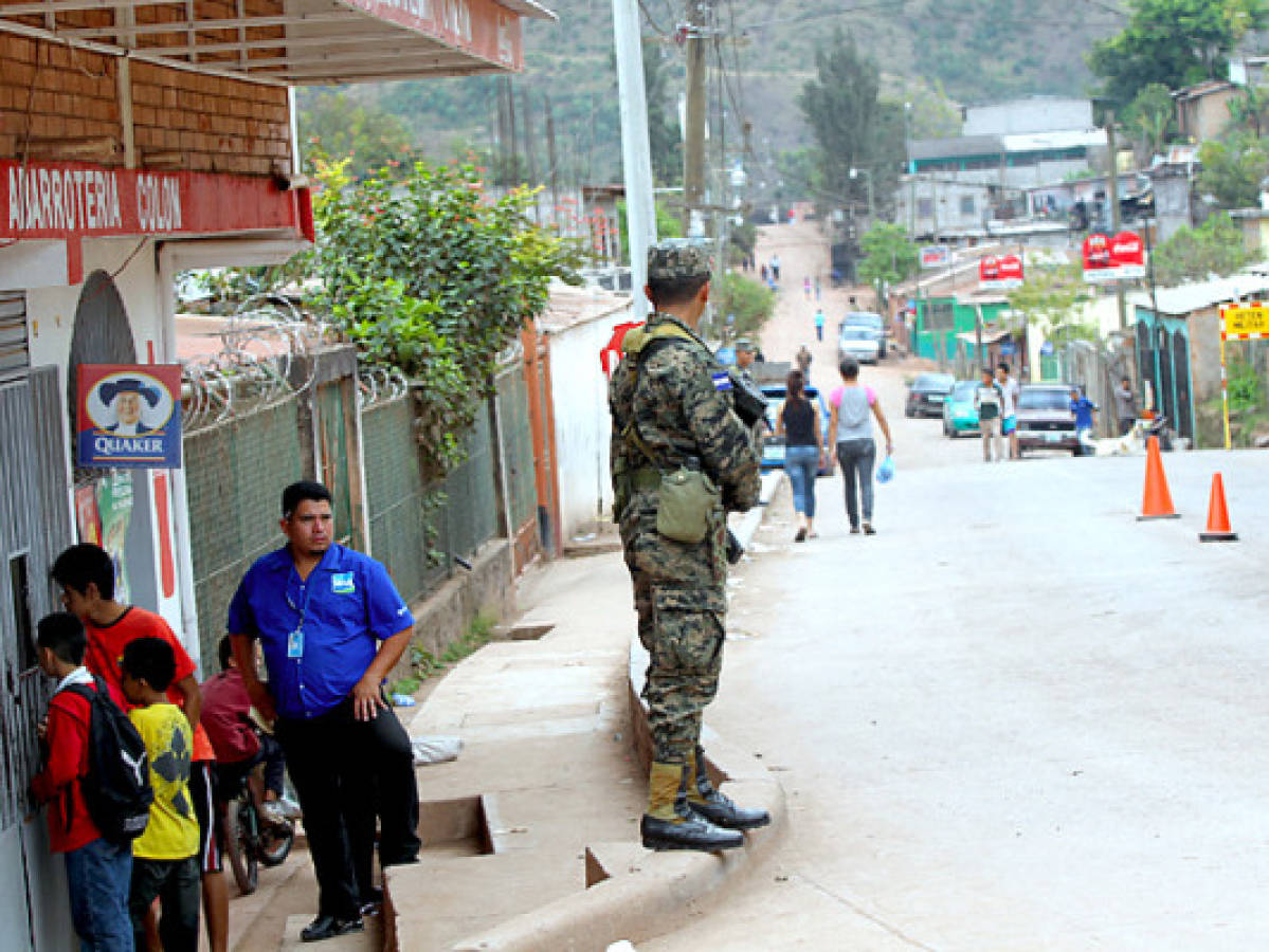 Militares continuarán en las calles de Honduras