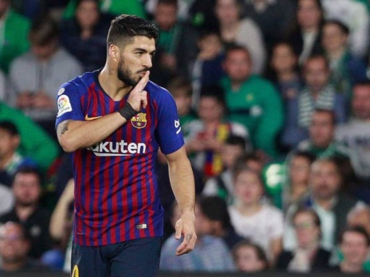 Suárez dice que le 'duelen' comentarios sobre acuerdo con el Barcelona