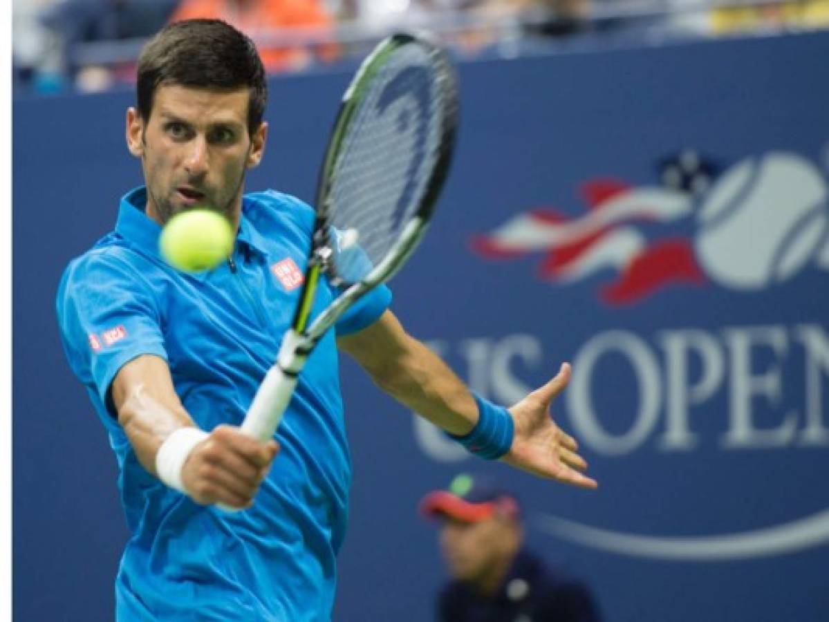 Serbio Djokovic avanza a tercera ronda del US Open sin sudar