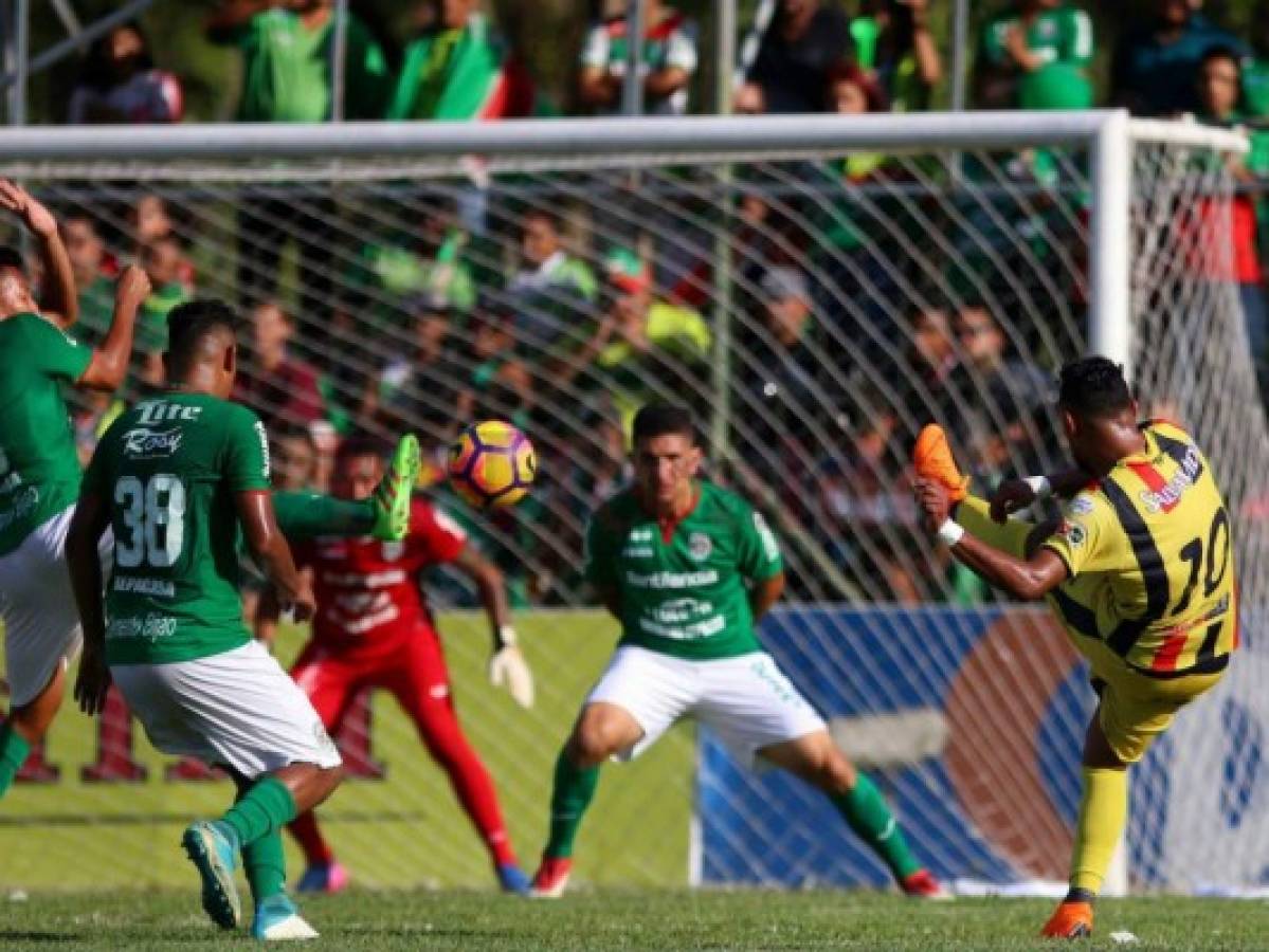 Mario Martínez y su gesto de caballerosidad: felicitando a Marathón