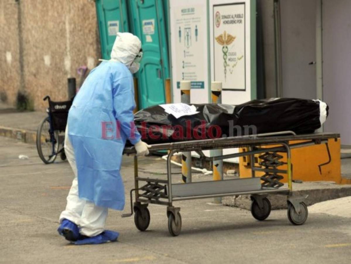 Más de 50 muertes por sospecha de covid-19 registraron hospitales en menos de 12 horas