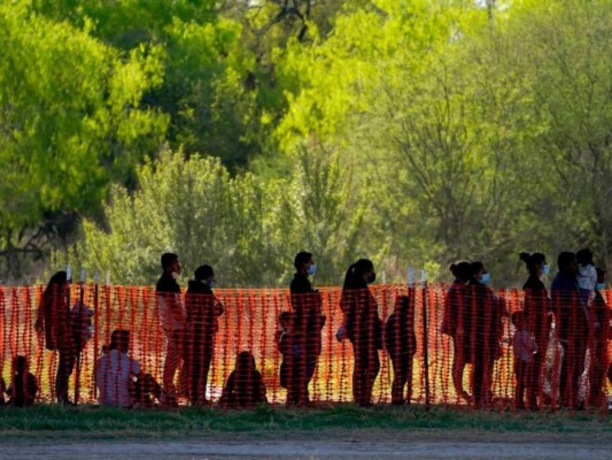 Desesperación y cambio de políticas alientan ola migratoria hacia EEUU  