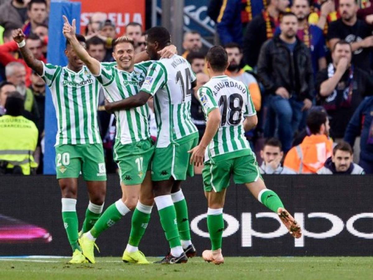 Así celebran los jugadores del Betis el segundo tanto contra el Barcelona. Obra de Joaquín.