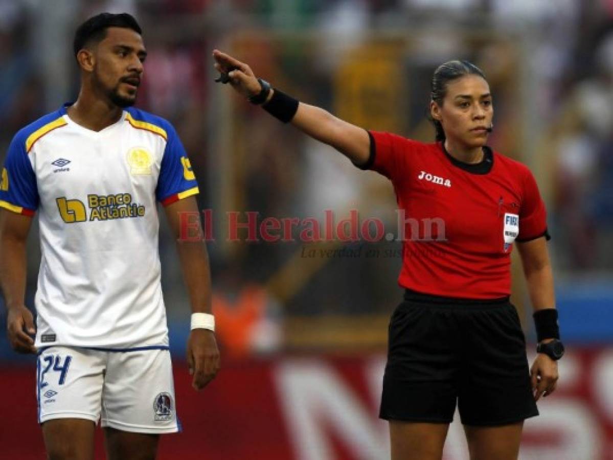 Participación de Melissa Pastrana en clásico Olimpia vs Motagua fue destacada, según críticos del fútbol