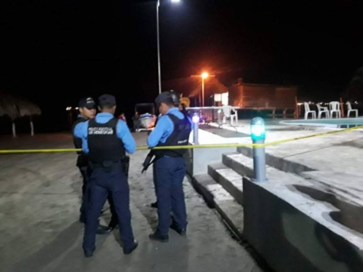 Asesinan a dos personas dentro de un restaurante en Puerto Cortés