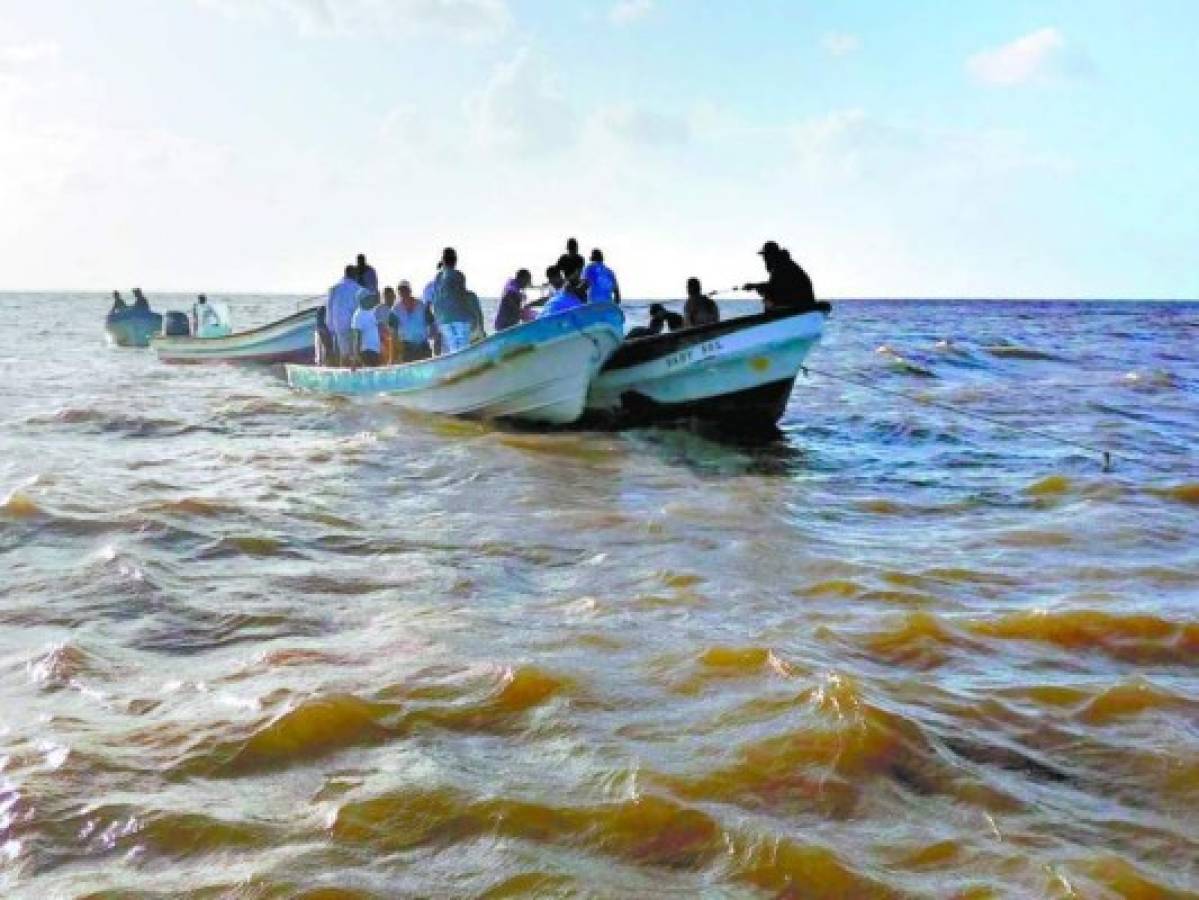 Honduras: Rescatan a 12 personas tras naufragio de lancha en La Mosquitia