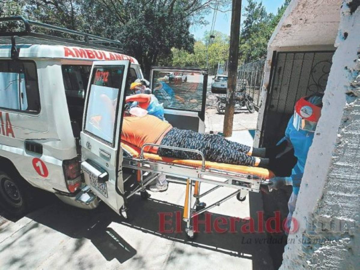 A diario trasladan pacientes graves de triajes a hospitales. Foto: El Heraldo