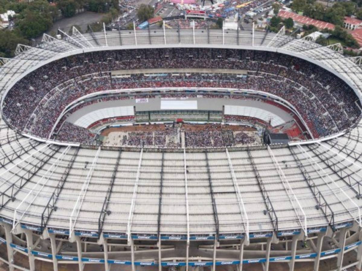 El Estadio Azteca en malas condiciones a días de partido de NFL
