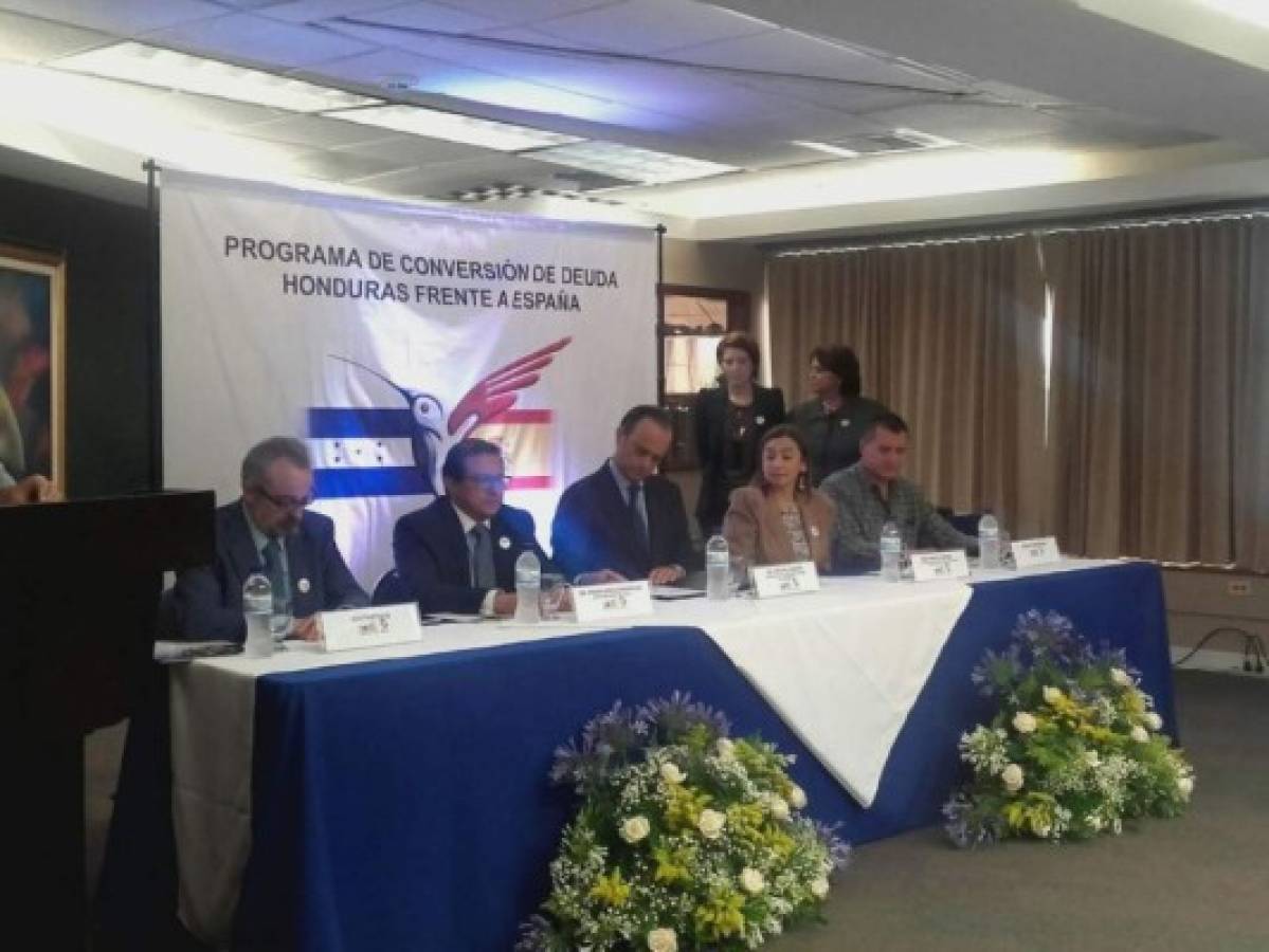 Honduras y España firman convenio por 143.7 millones de lempiras