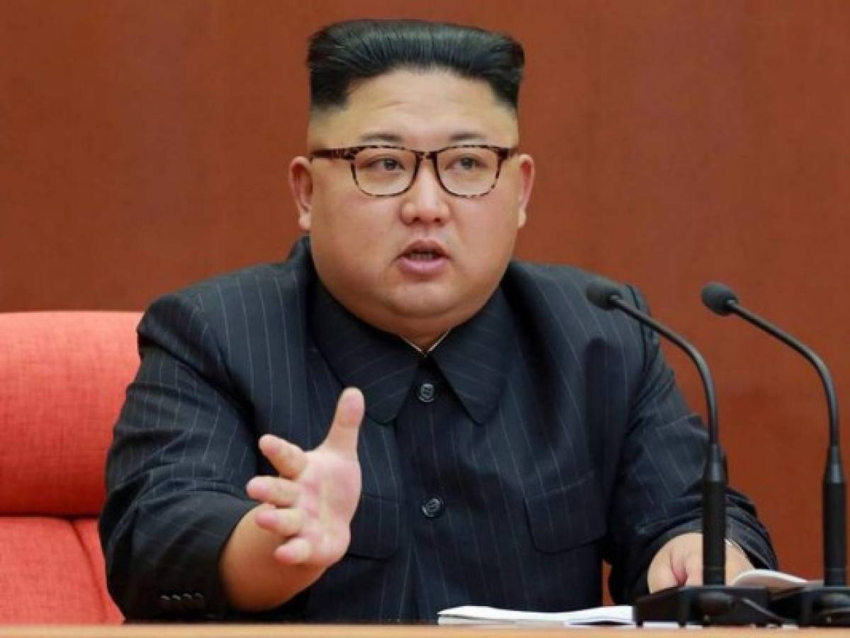 Líder norcoreano Kim Jong-Un advierte que mantiene siempre a la mano el botón nuclear