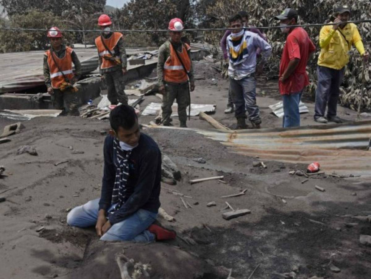 Guatemala considera suspender la búsqueda de desaparecidos por erupción del volcán de Fuego