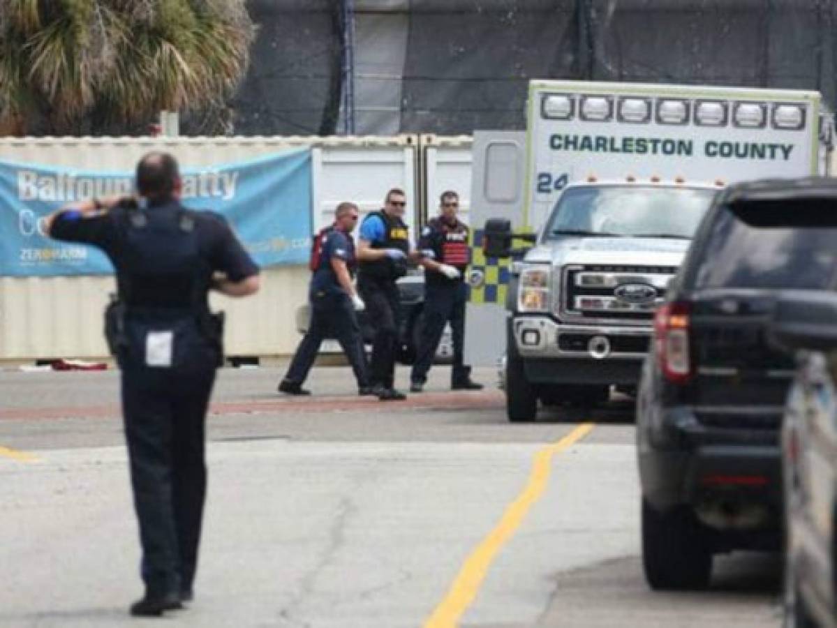 Tiroteo en Charleston: Empleado hiere una persona y toma rehenes