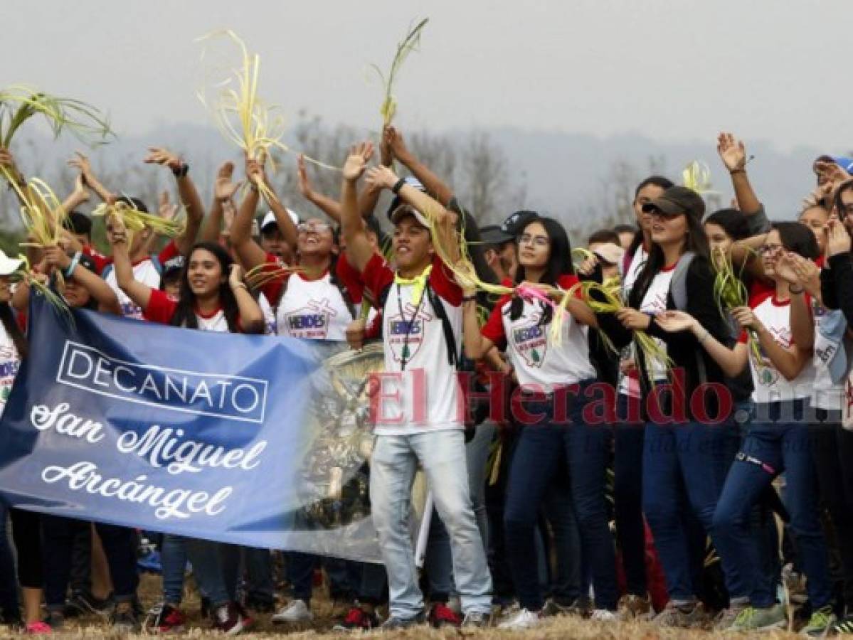 Jóvenes héroes cargan su cruz y claman a Dios por el rescate del ambiente