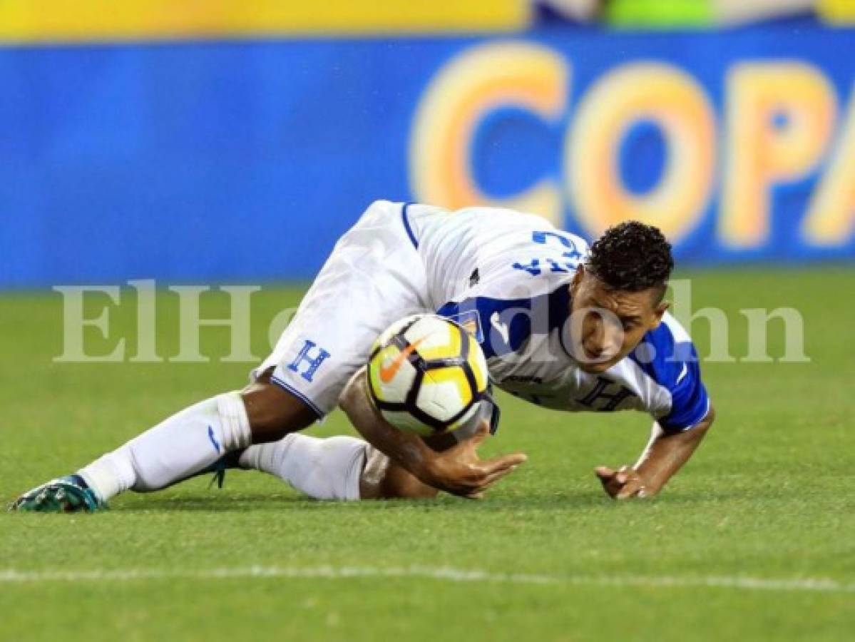 Jugador hondureño Bryan Acosta debutó como papá de una hermosa niña