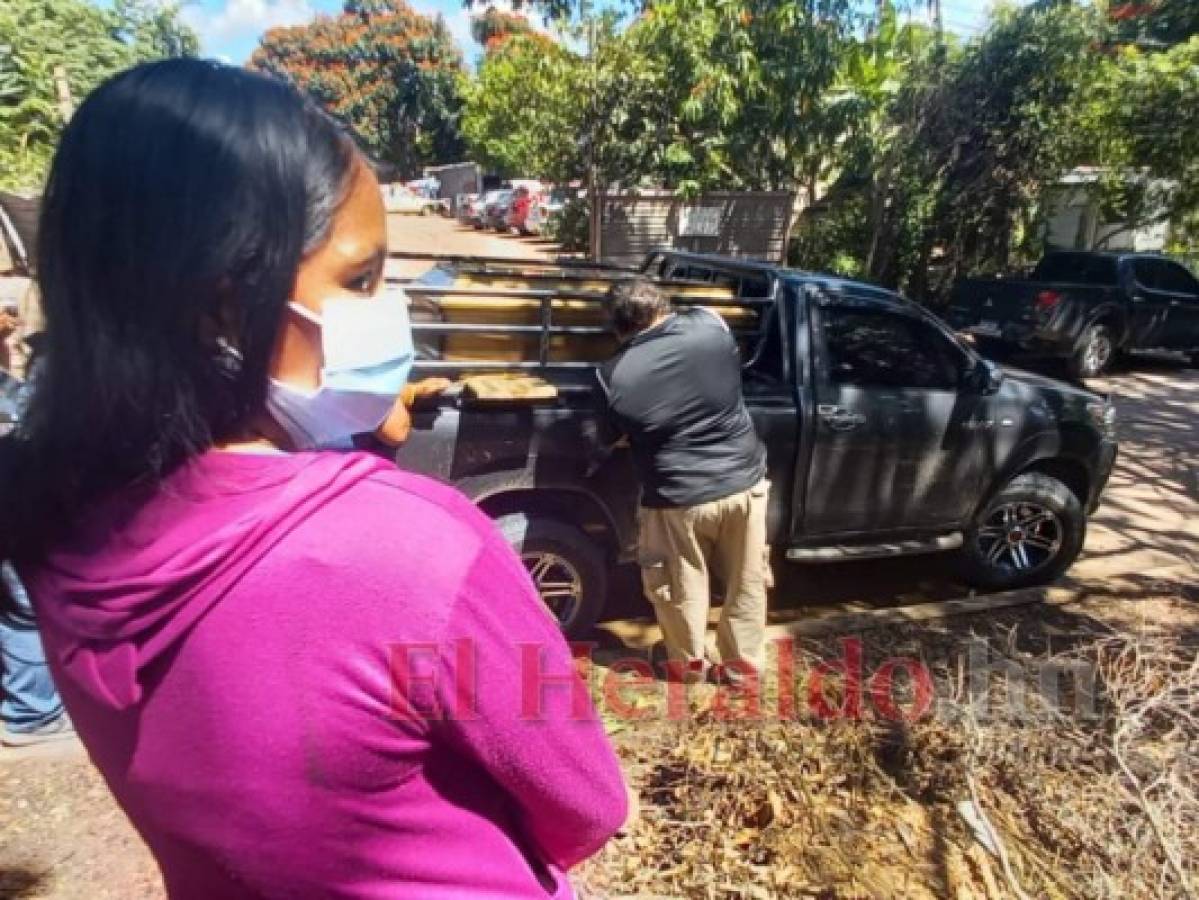 Familiares retiran restos de dos niños asesinados por su padre en Comayagua
