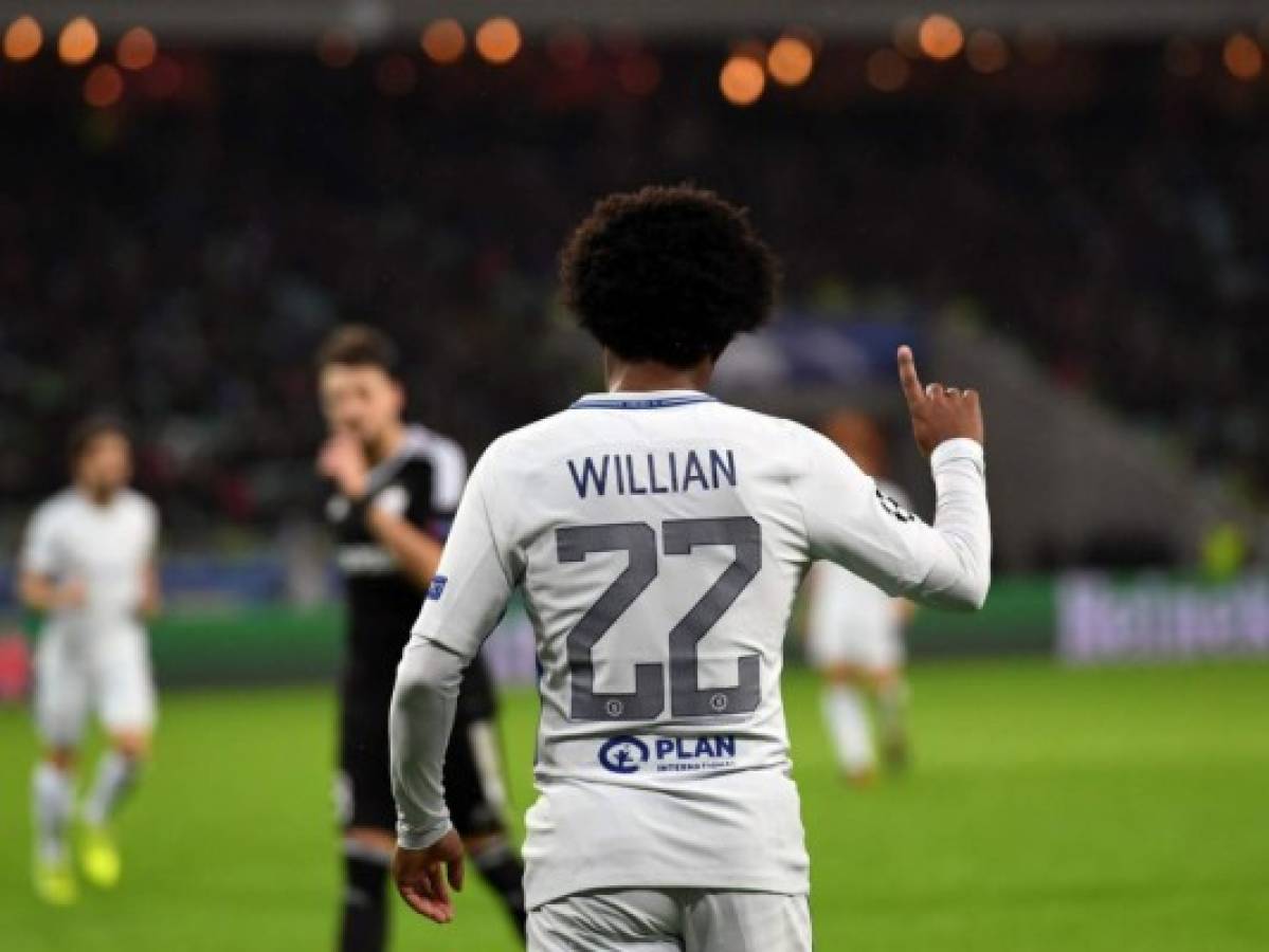 Willian conduce al Chelsea a los octavos de Champions (4-0)