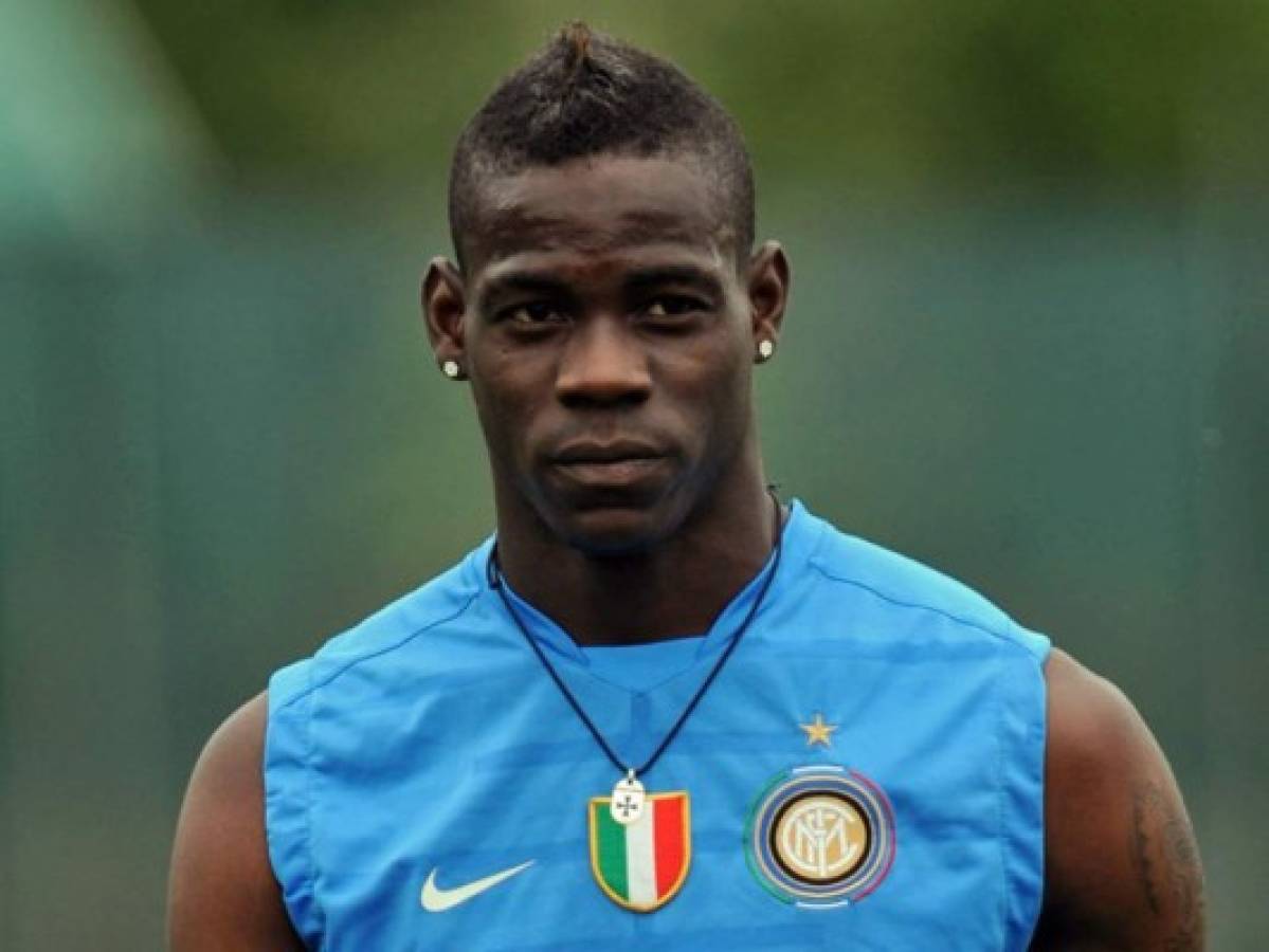 Mario Balotelli acusa de gritos racistas a la afición del Bastia