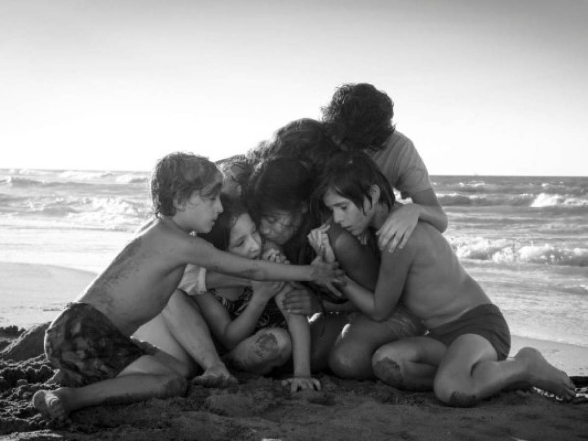 Cleo salvó a los niños de la familia de ser cobrados por el agua (un recurso natural de cuál Cuarón se apoderó para transmitir fuerza en la cinta). Foto: Netflix / AP.