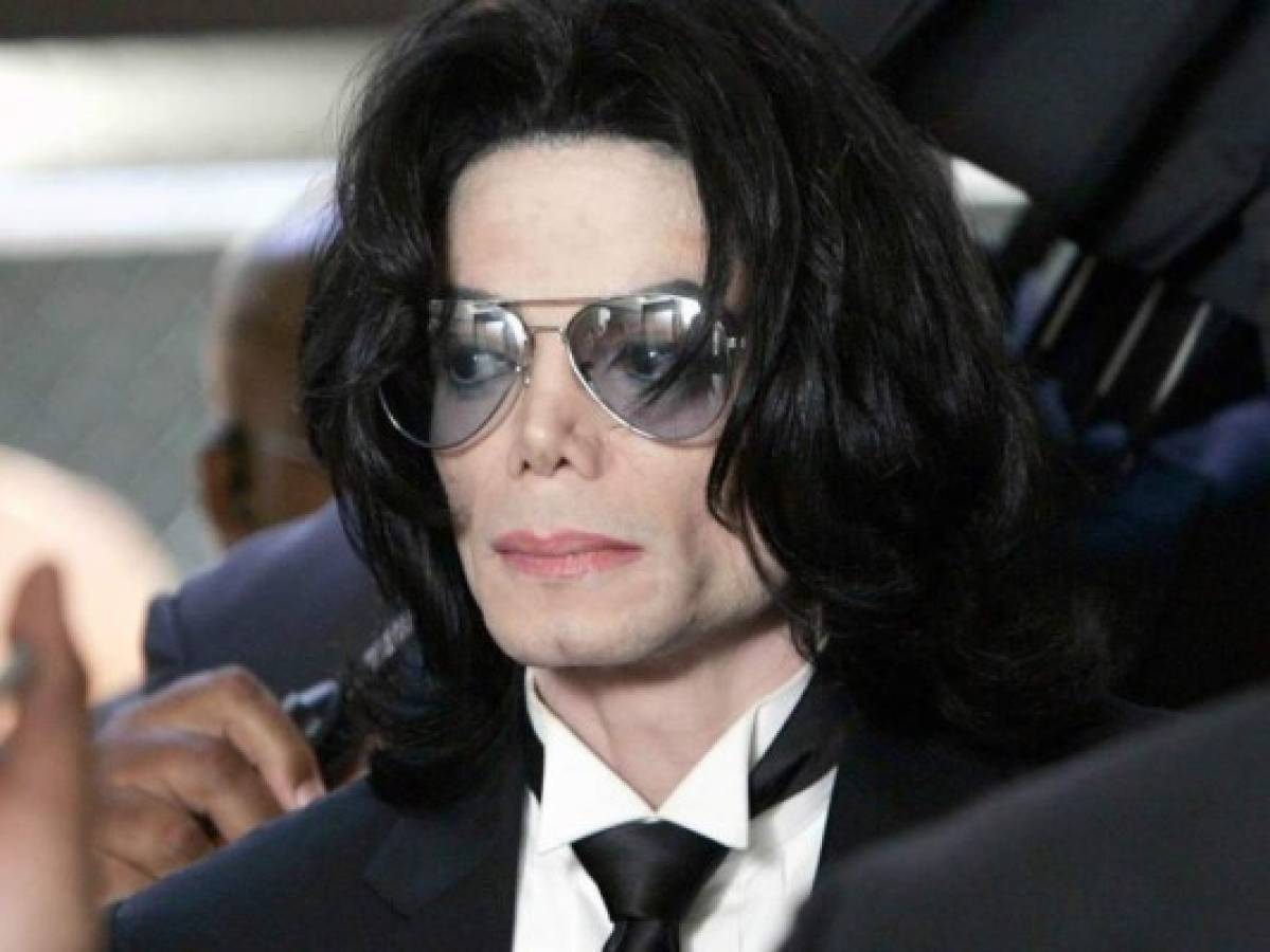 Filtran cartas de amor de Michael Jackson a una niña de 12 años