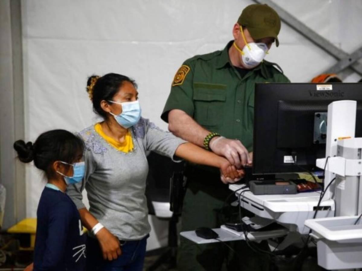 EEUU enviará a hoteles de Phoenix a familias migrantes detenidas