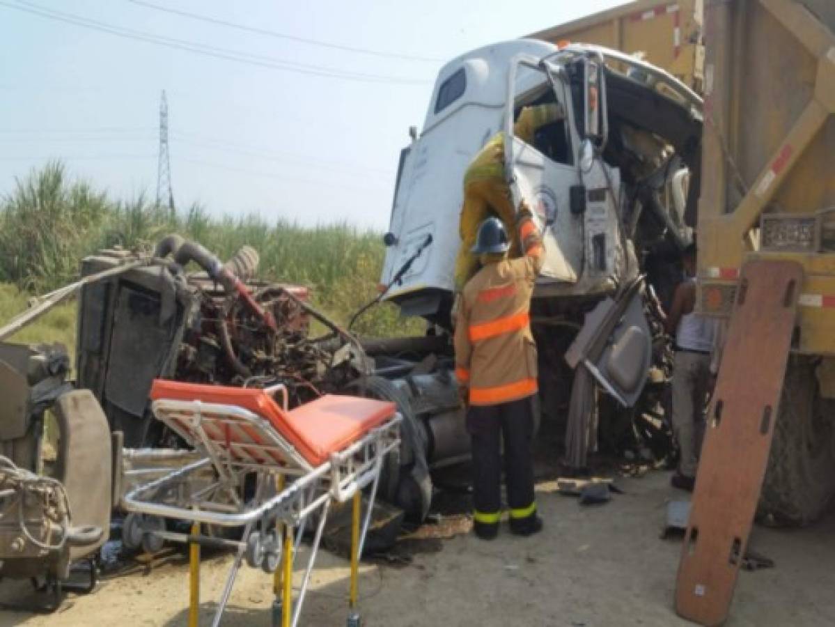 Conductor de rastra se salva de milagro tras accidente de tránsito