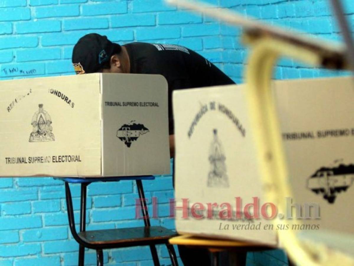 De 18,638 a 31,130 firmas deben reunir corrientes políticas para inscribirse