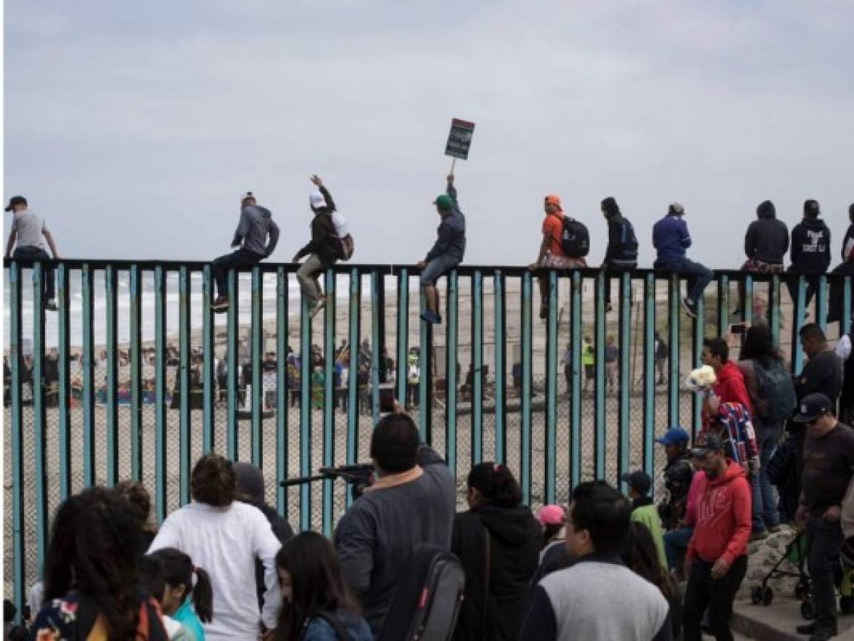Salvadoreños organizan caravana de migrantes hacia Estados Unidos