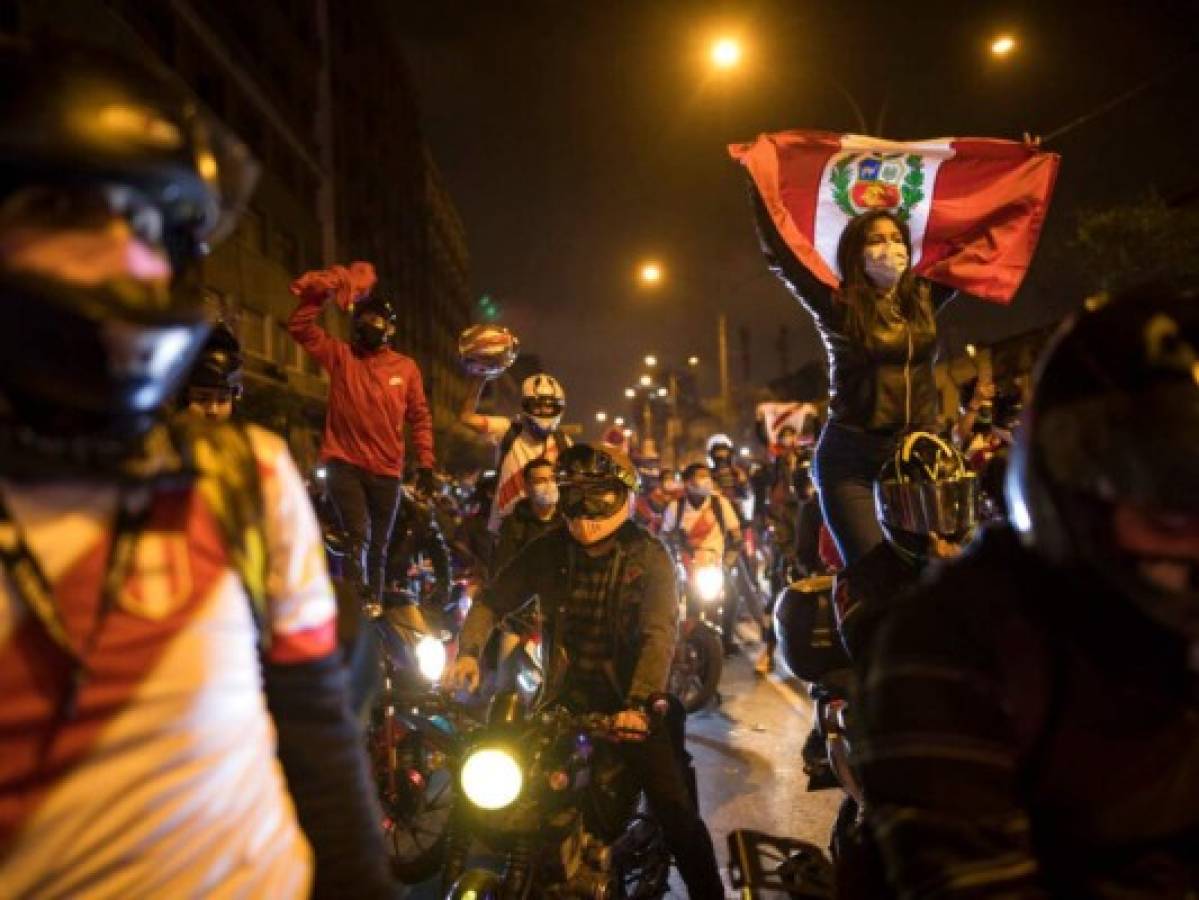 Perú en la incertidumbre, sin presidente ni jefe del Congreso