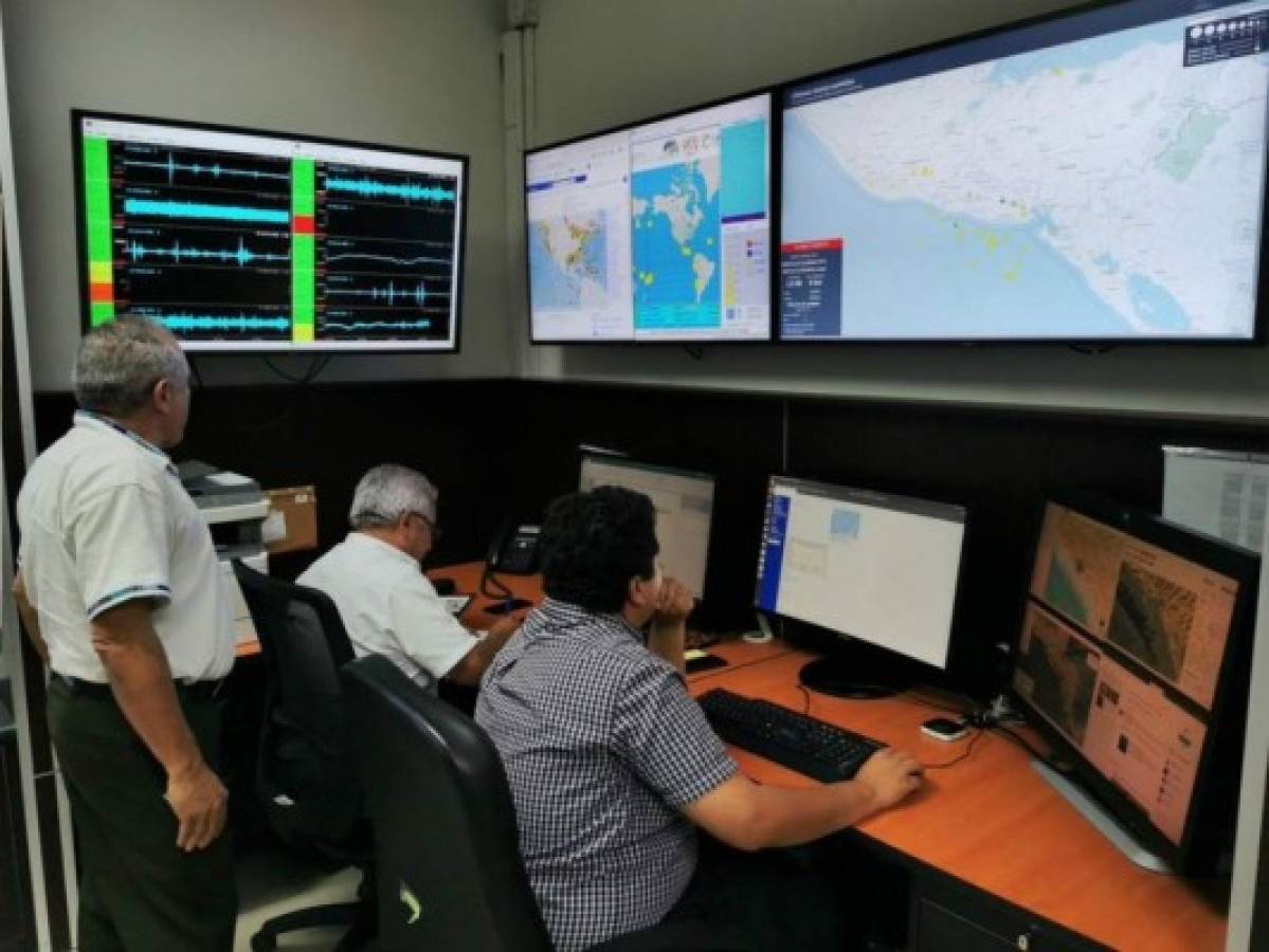 Ministerio de Ambiente de El Salvador afirma que oleaje es normal ante alerta de tsunami
