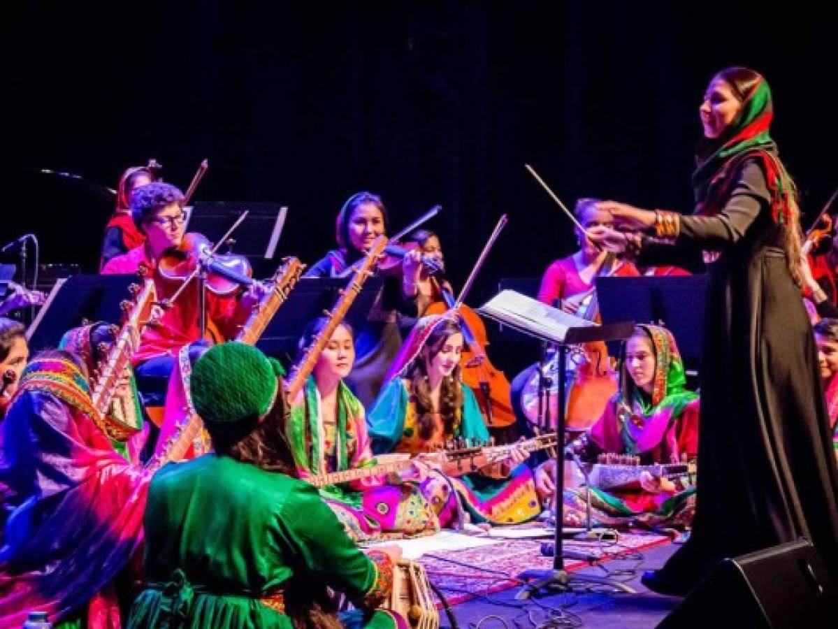 La Orquesta Zohra: enseñando a las jóvenes a tocar la música de sus sueños en Afganistán