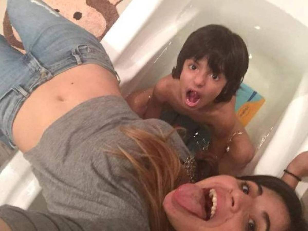 Hija de Maradona debuta en Instagram subiendo una foto de su padre