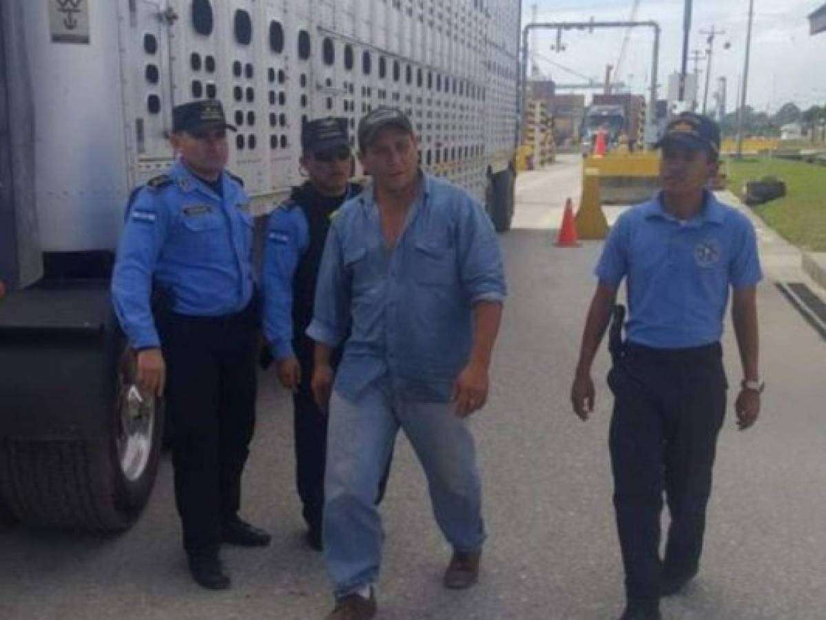 A los tribunales conductor de rastra que transportaba miles de dólares en Cortés