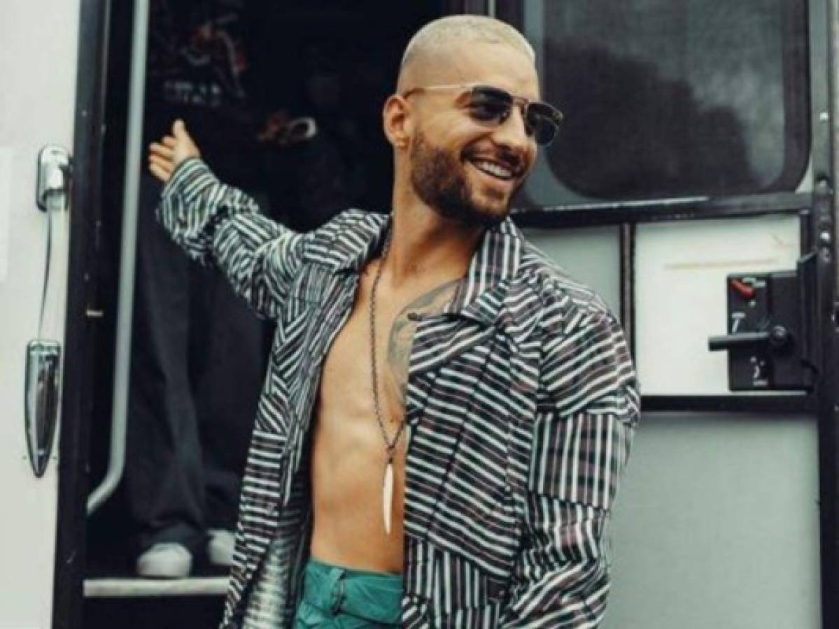 Captan a Maluma muy cariñoso con un nuevo amor