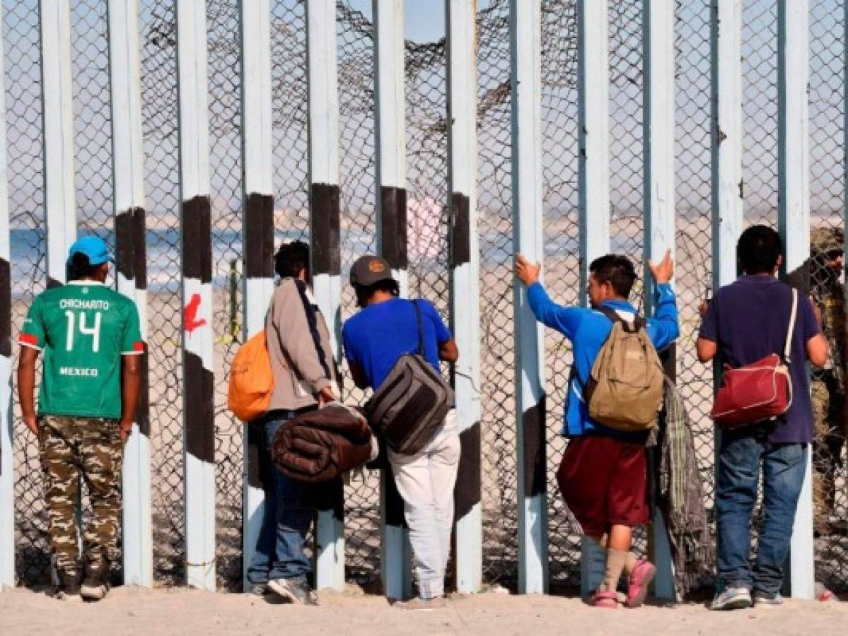 Unos 1,700 migrantes de la caravana llegan a la frontera México-Estados Unidos