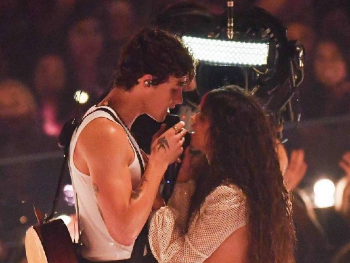 El show de Shawn Mendes y Camila Cabello en los MTV VMAs 2019