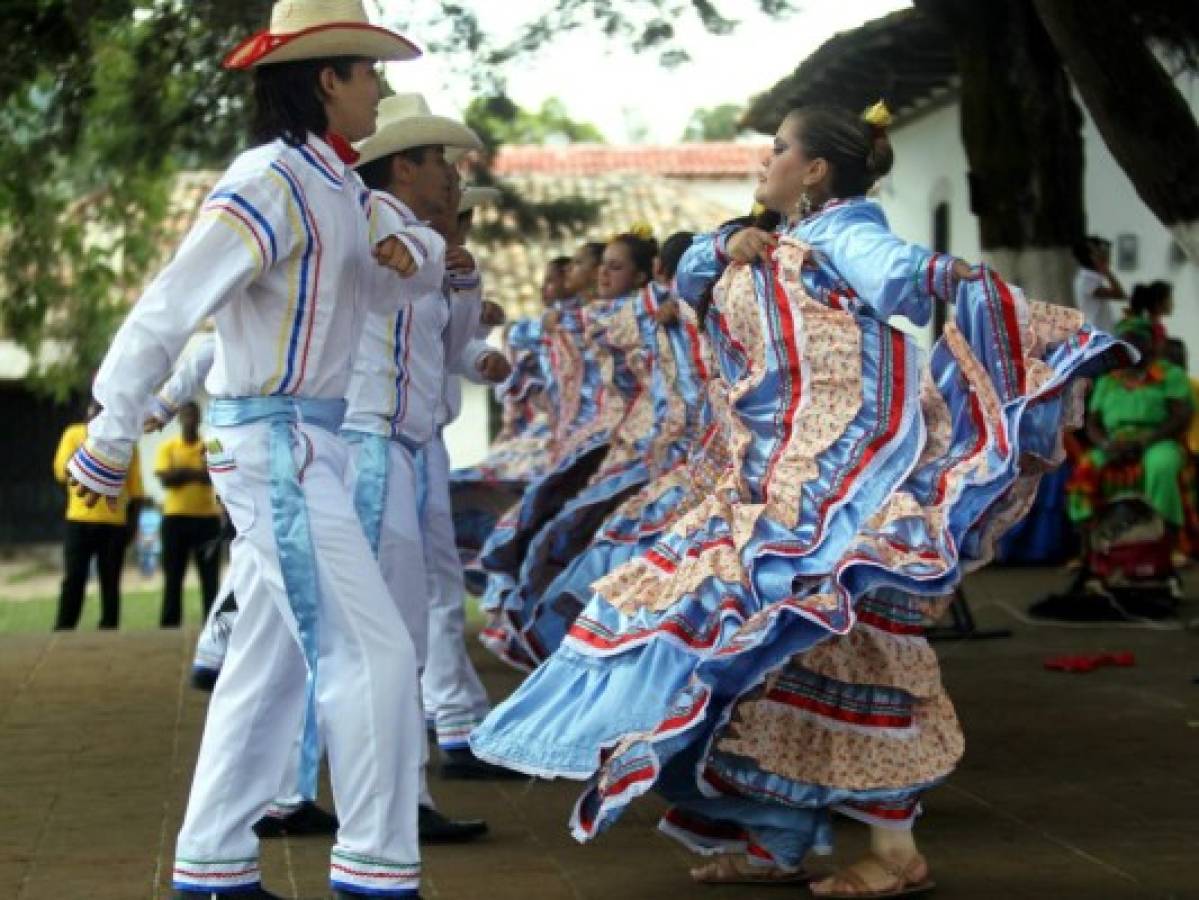 Bailes tradicionales en feria patronal del pintoresco San Juan de Ojojona