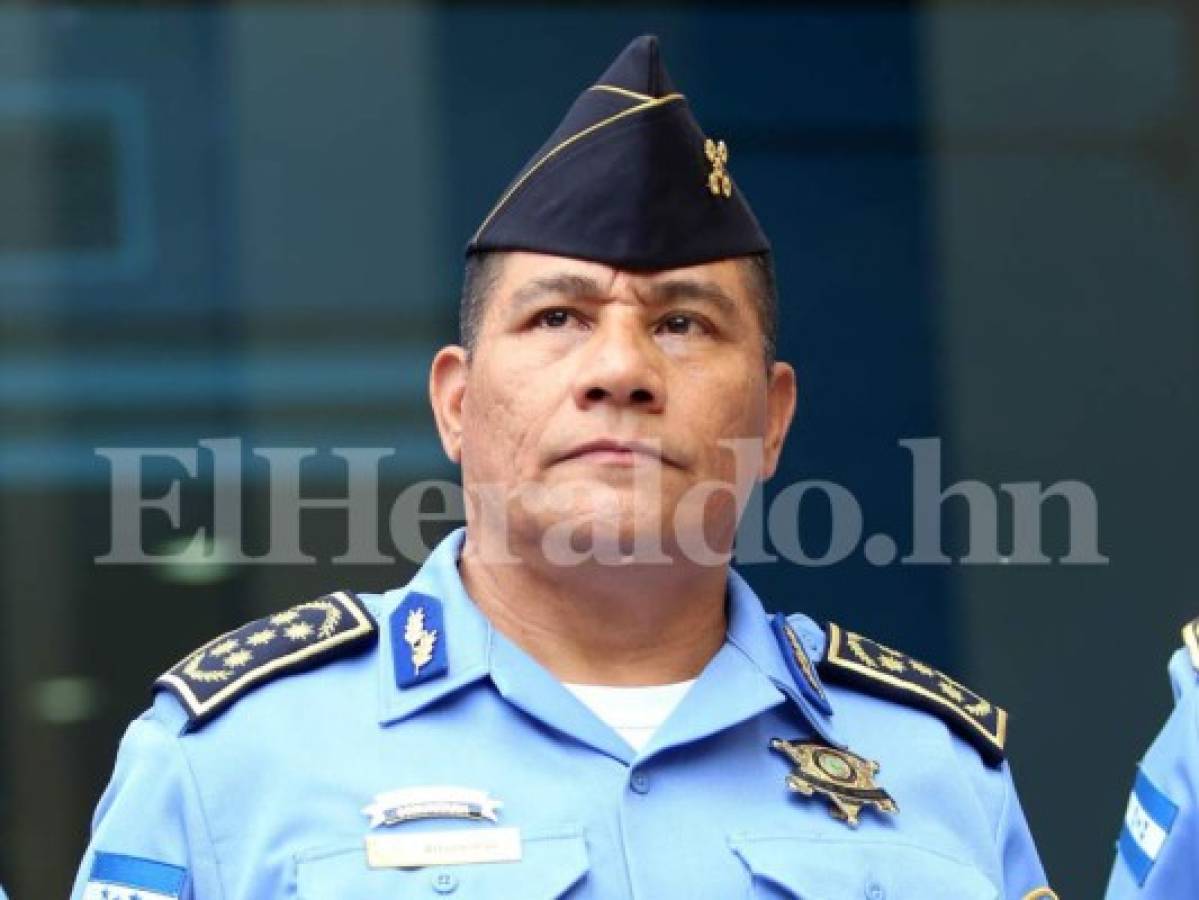 Honduras: Secretaría de Seguridad descarta la salida del director policial Félix Villanueva