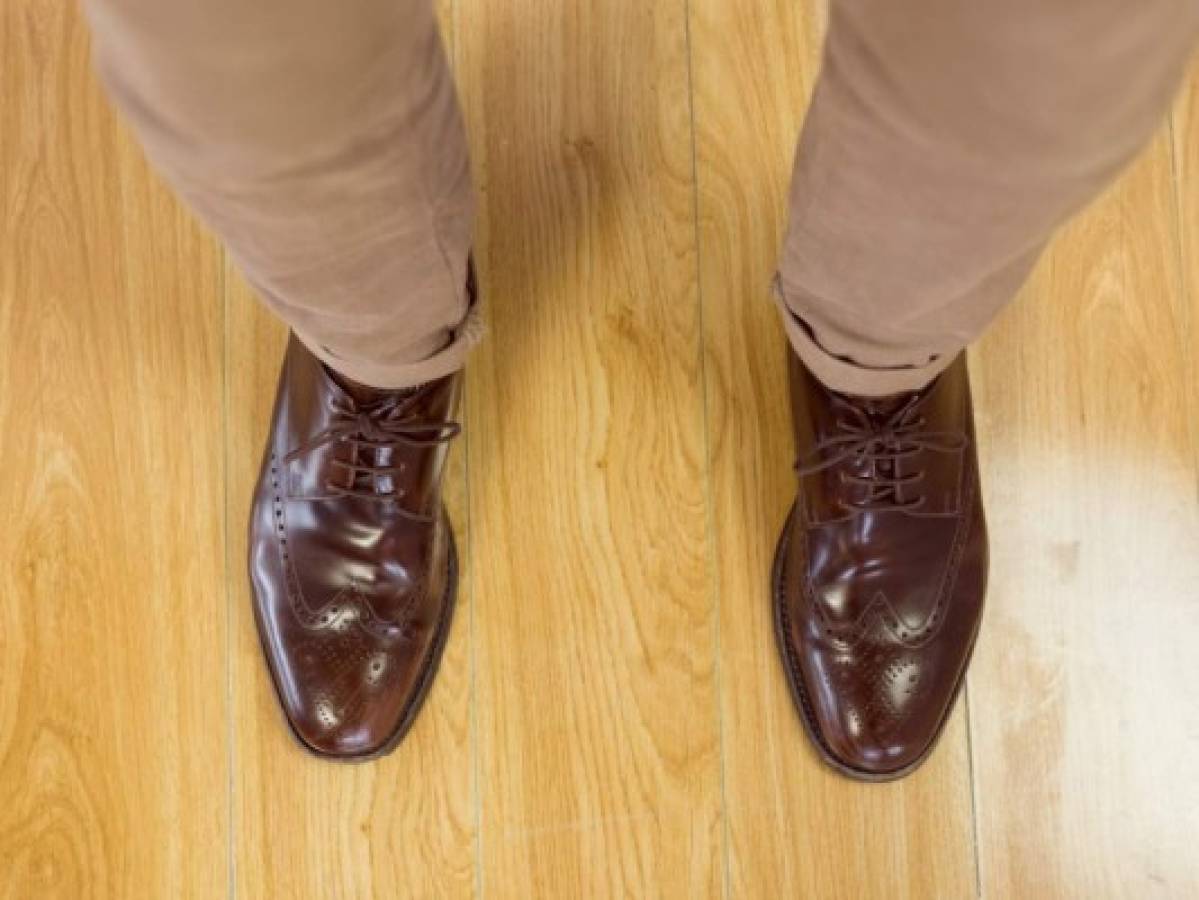 Cómo escoger el tono de calzado según cada traje