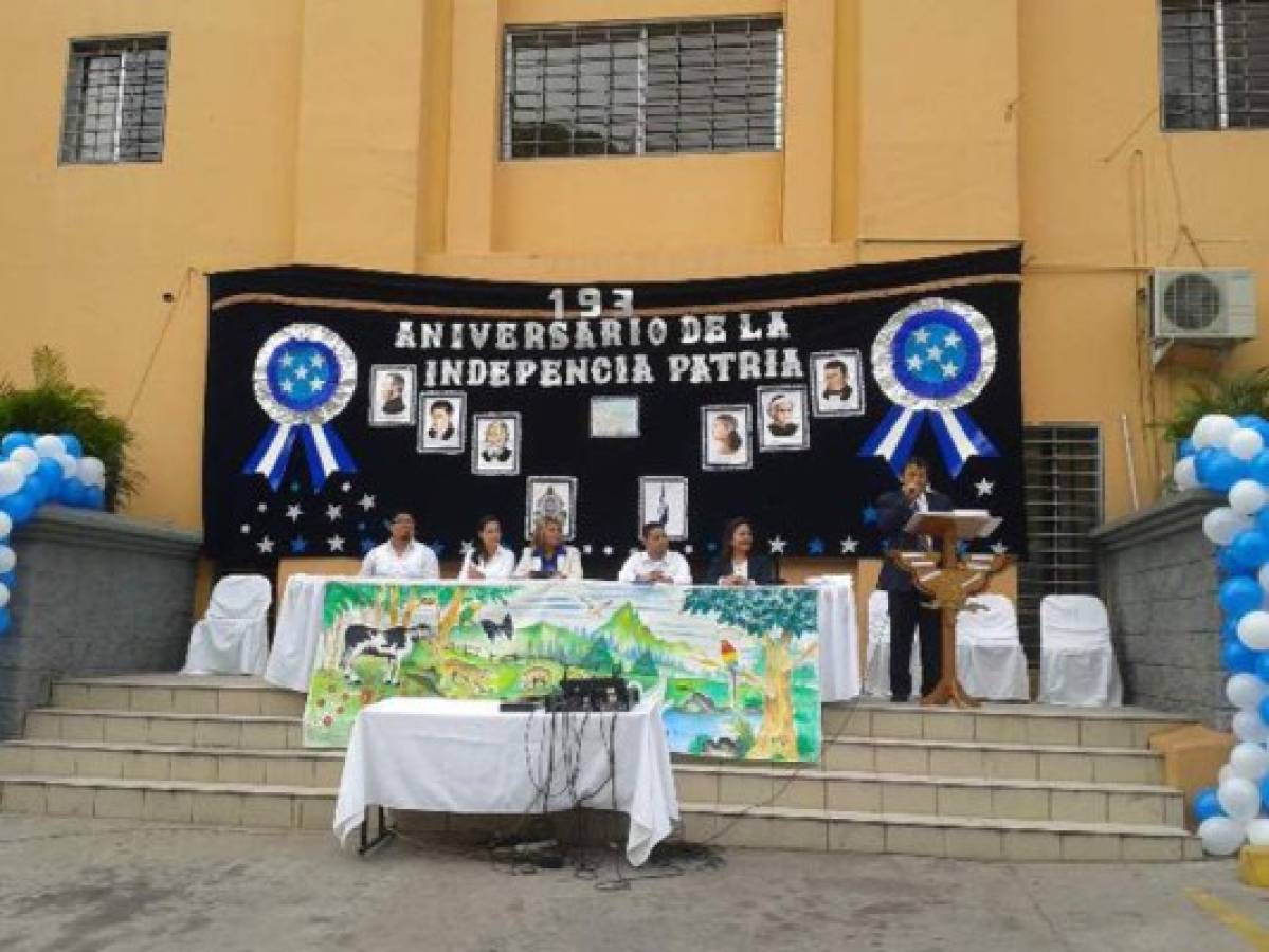 Alumnos de escuelas rinden tributo a Honduras en las calles de la capital