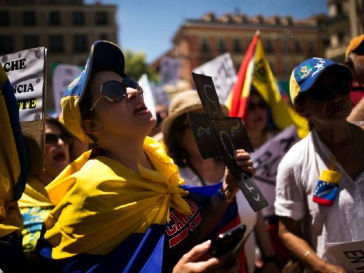 Cientos de venezolanos manifiestan en Madrid contra el gobierno de Nicolás Maduro