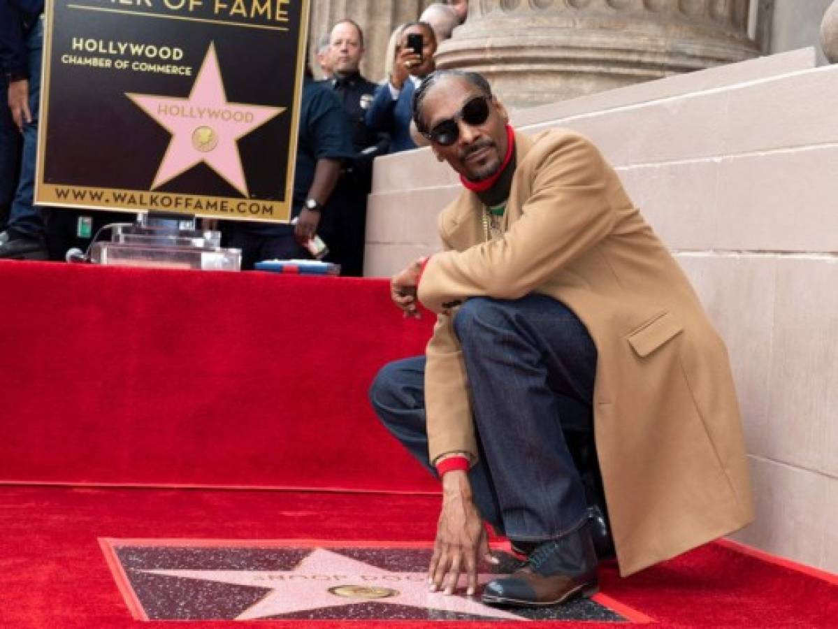 Snoop Dogg se agradece a sí mismo tras recibir estrella de la Fama de Hollywood