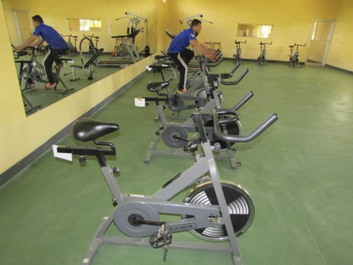 Equipan gimnasio de la UNAH-Tec Danlí