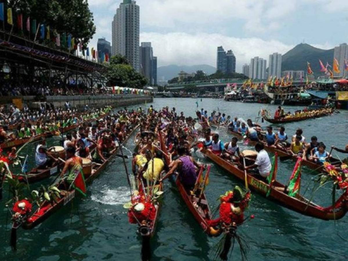 Accidente de barco-dragones en China deja 11 muertos