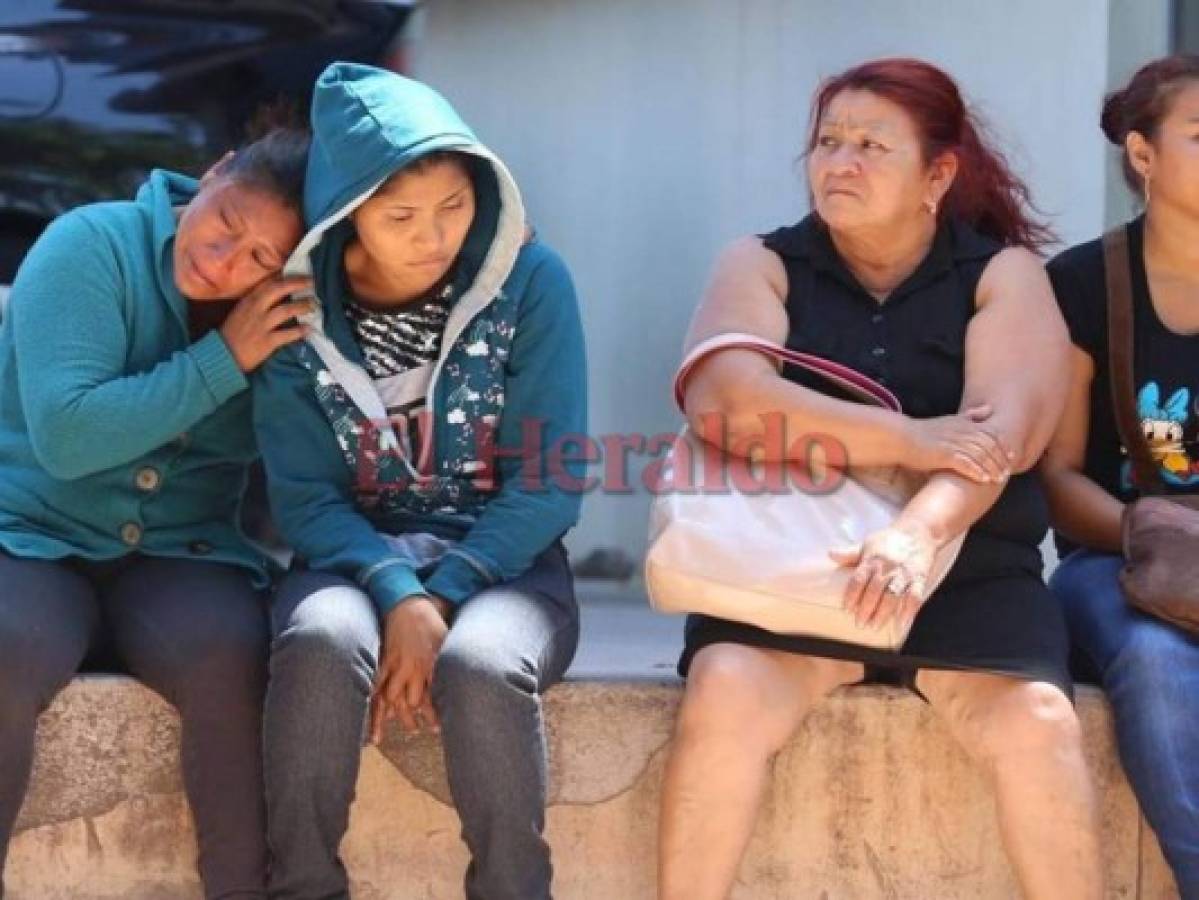 Retiran cuerpos de primos asesinados en la colonia Los Pinos de la capital